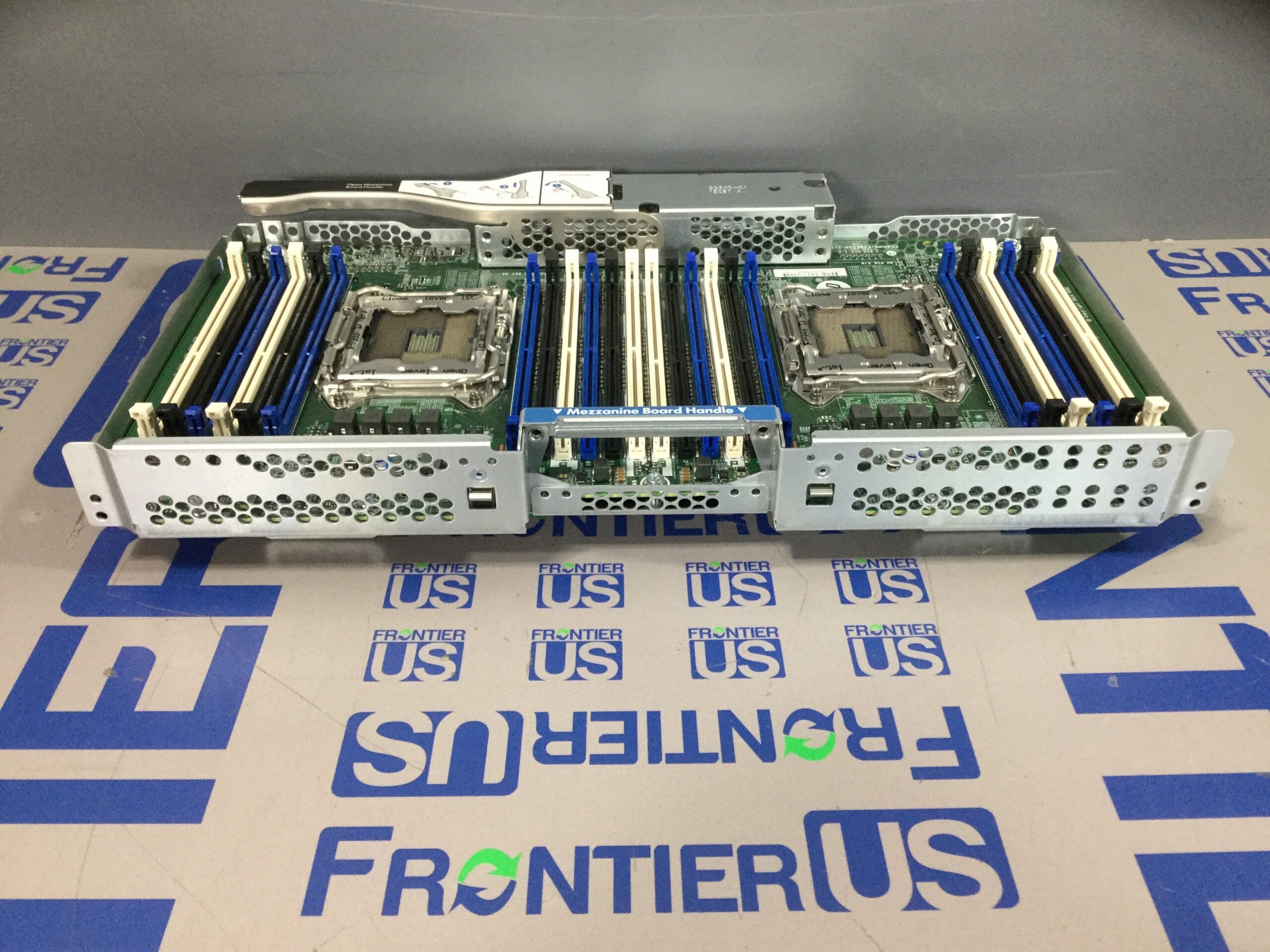 HPE 812910-001 MEZZANINE Expansion Riser Board DL560 Gen9 - Frontier